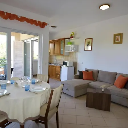 شقة In Mit Terrasse Und Grill