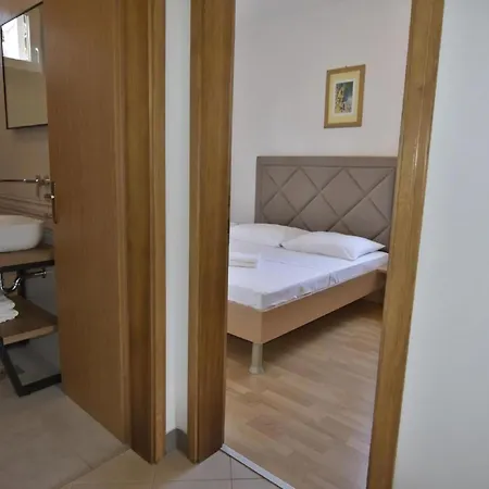 Апартаменты In Mit Terrasse Und Grill *