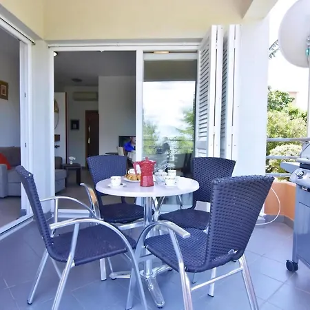 In Mit Terrasse Und Grill דירה דיילה